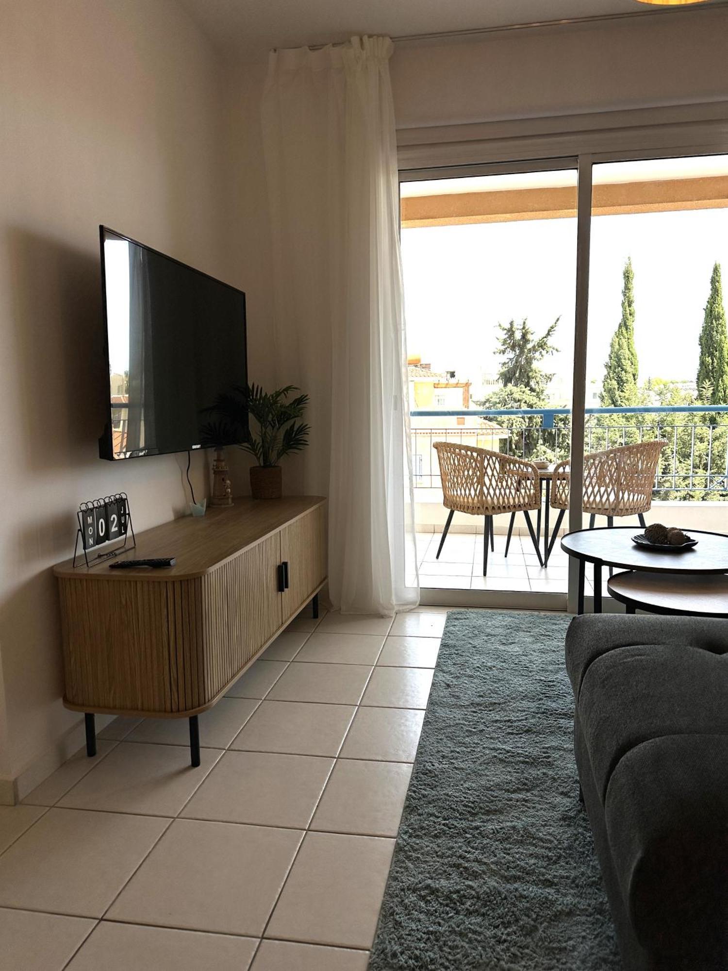 Apartment H&o Golden Sun